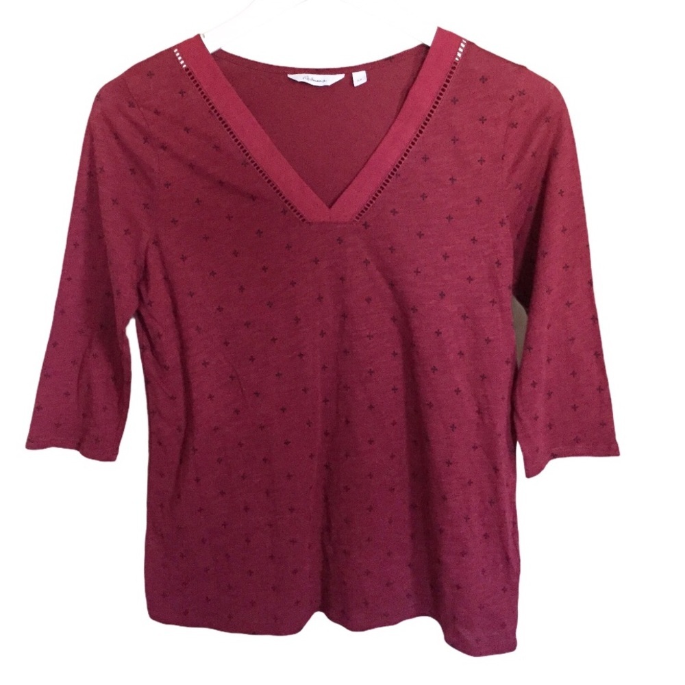 REITMANS Dainty Gothic Cross Print Crop Sleeve V-Neck Top Maroon Small Academia